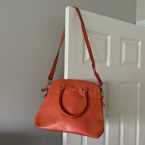 Gently used shoulder bag or handbag, medium to large in excellent condition